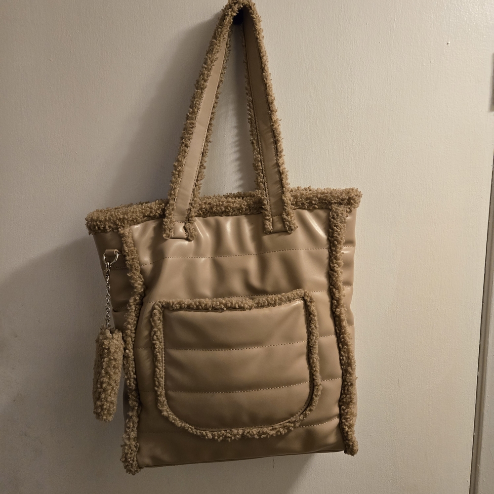 Aspen Stylish Tan Tote Bag with Faux Fur Trim Handbag with Credit Card Holder